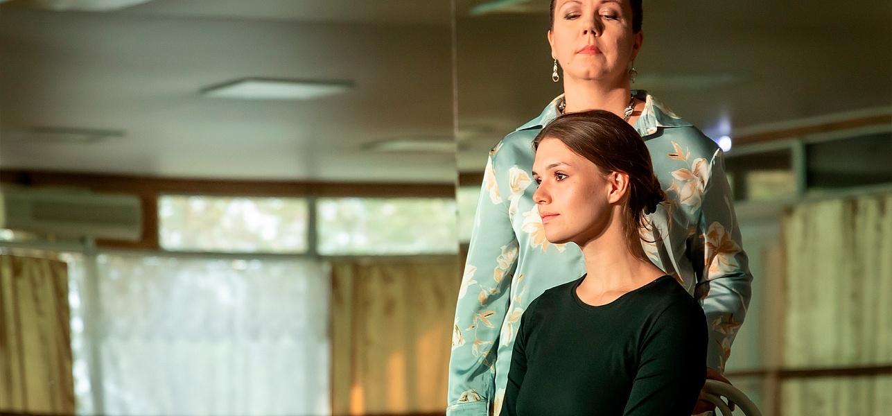 Театр: под крышей и на песке