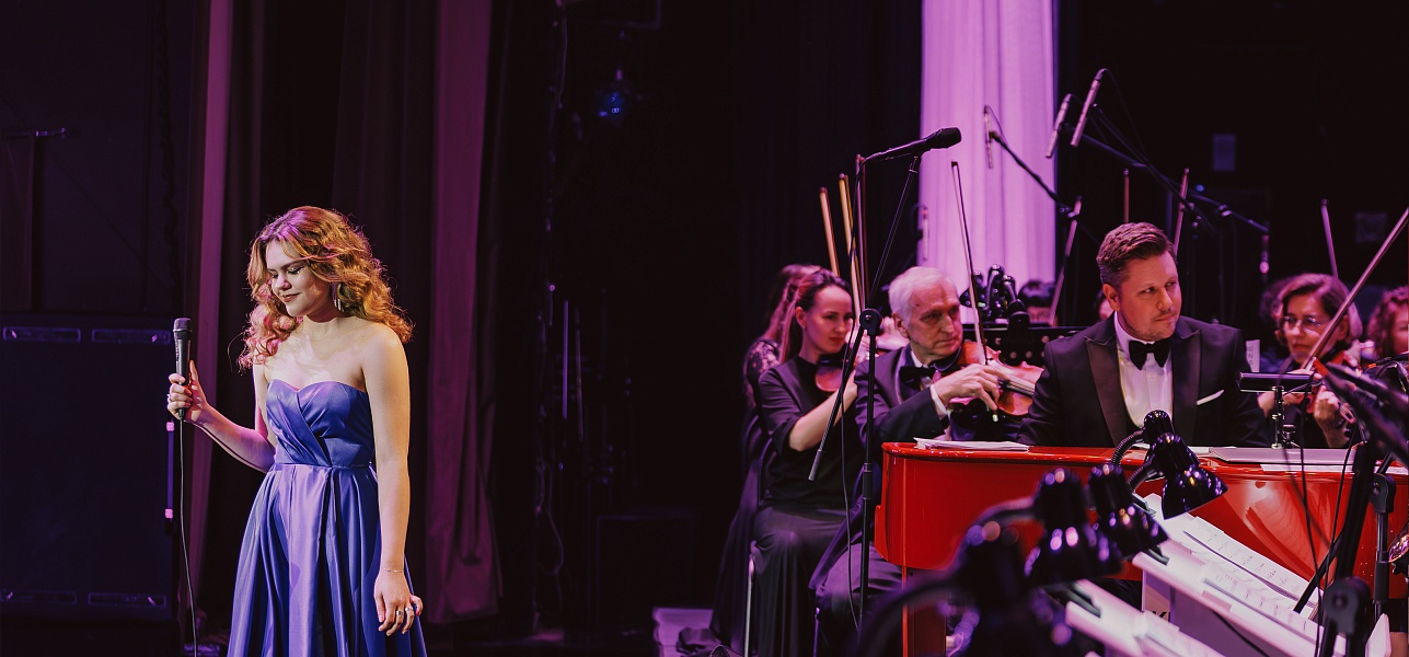 Белеет парус