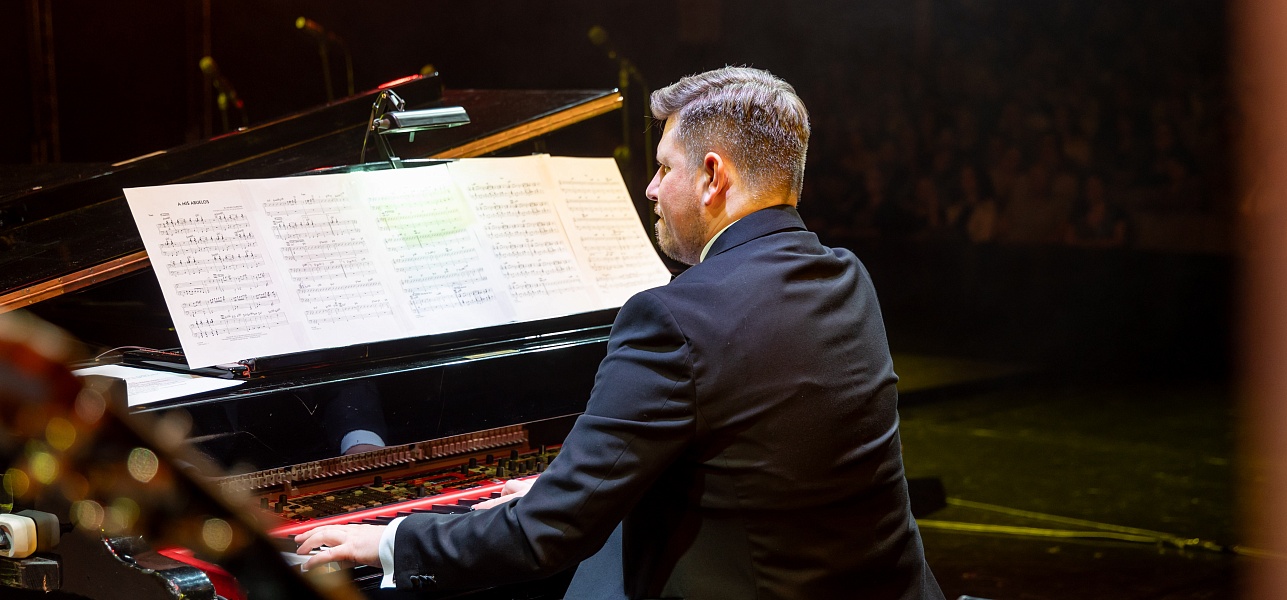 Ходит песенка по кругу