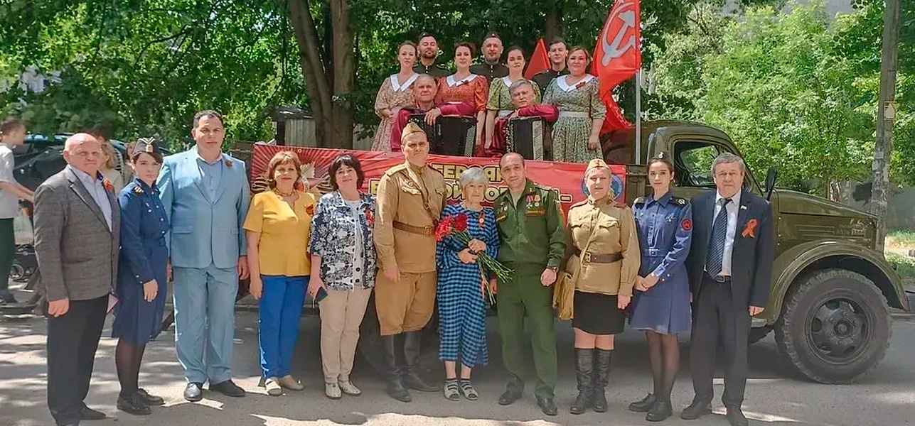 «Родник» поёт для ветеранов