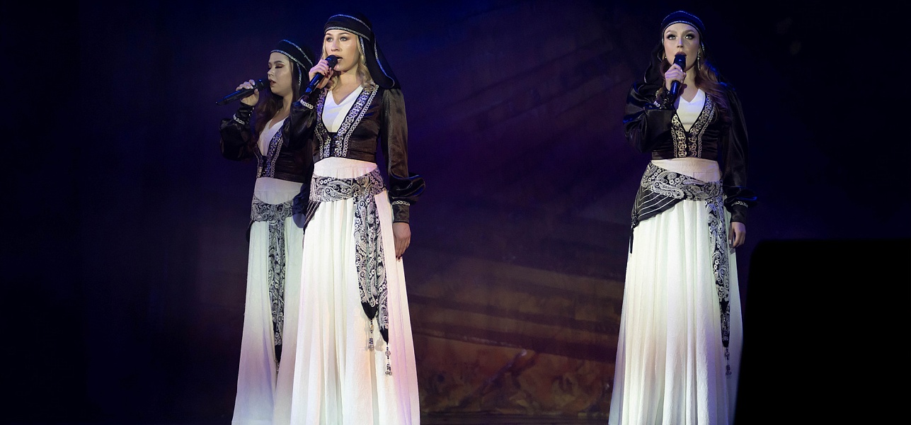 В эти выходных во Дворце искусств зрители увидели шоу "Магия Солнца"