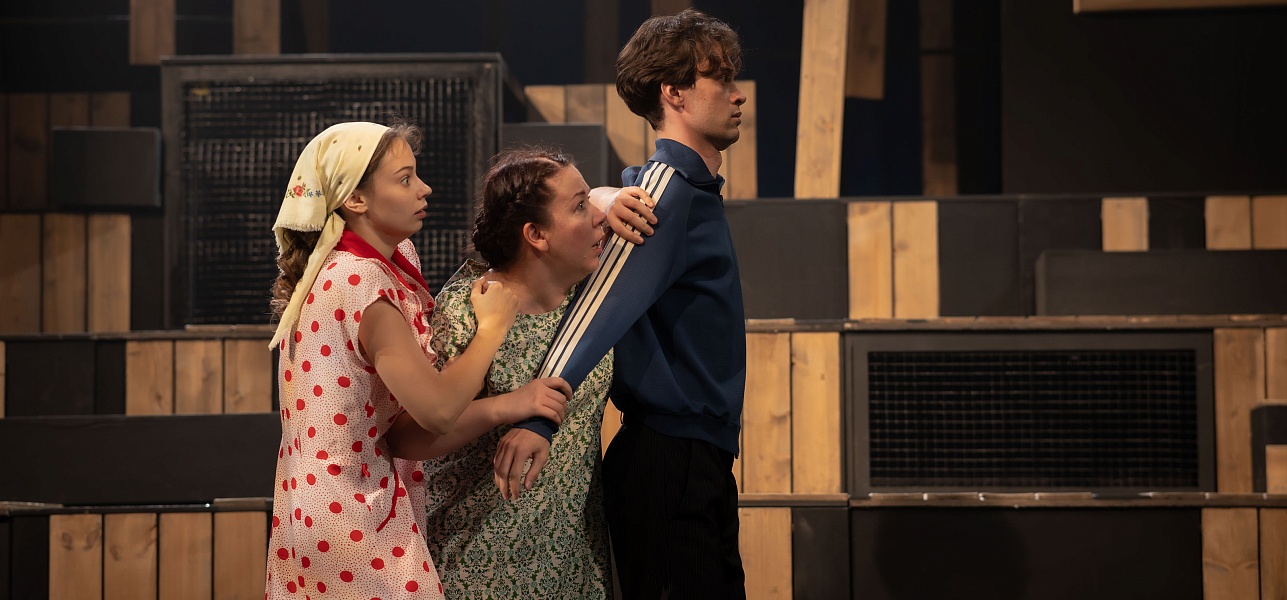 Закрыли занавес на высокой ноте