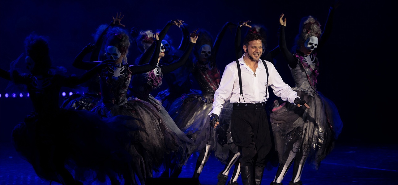 Трудная дорога шоу