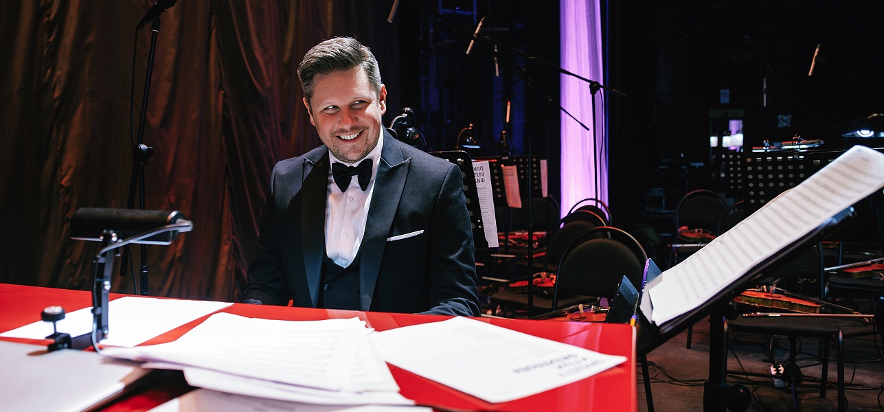 Белеет парус