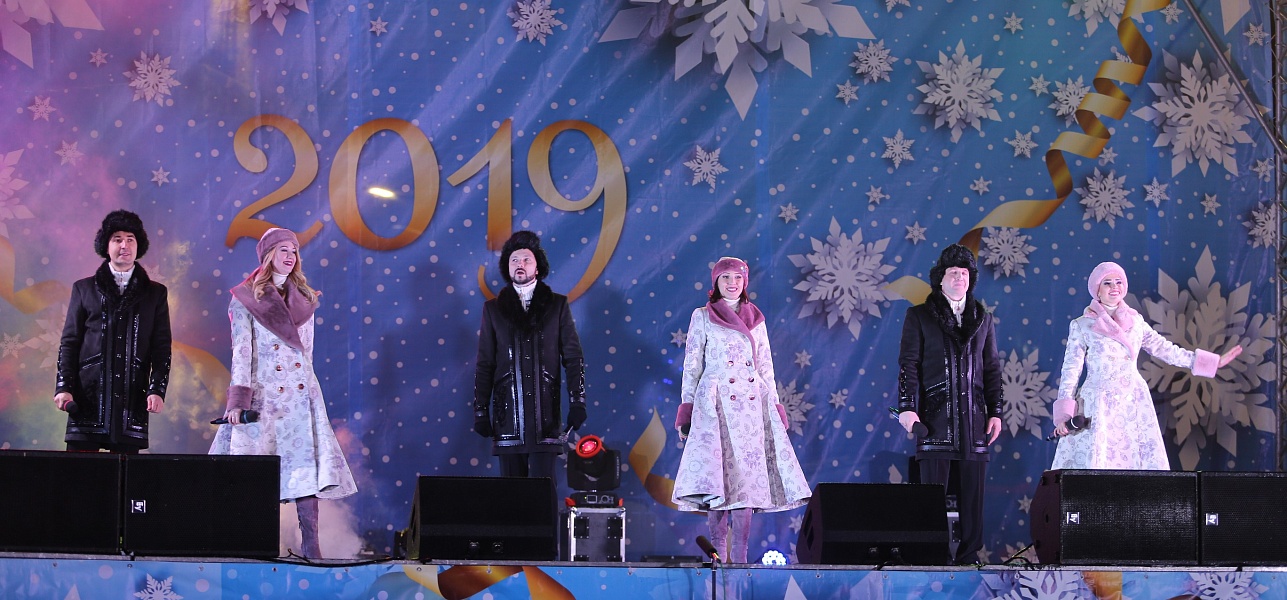Новый год с «Премьерой» на Театральной площади