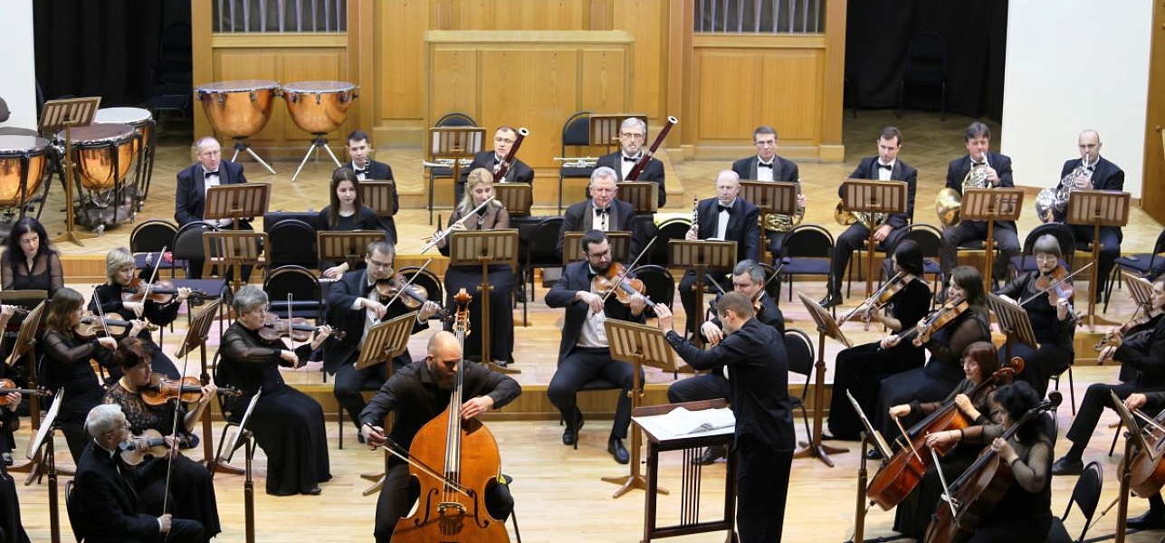 Певучий февраль