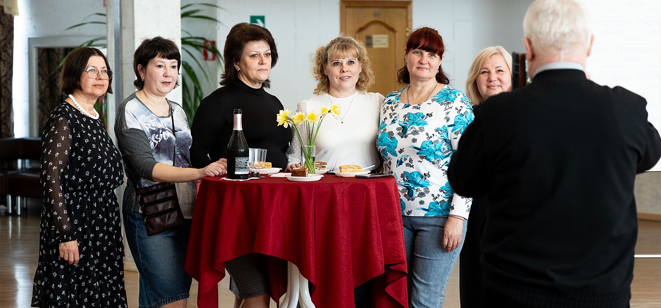 На их улице праздник!