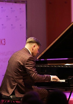 Джаз с Ильёй Филипповым. Песни о любви