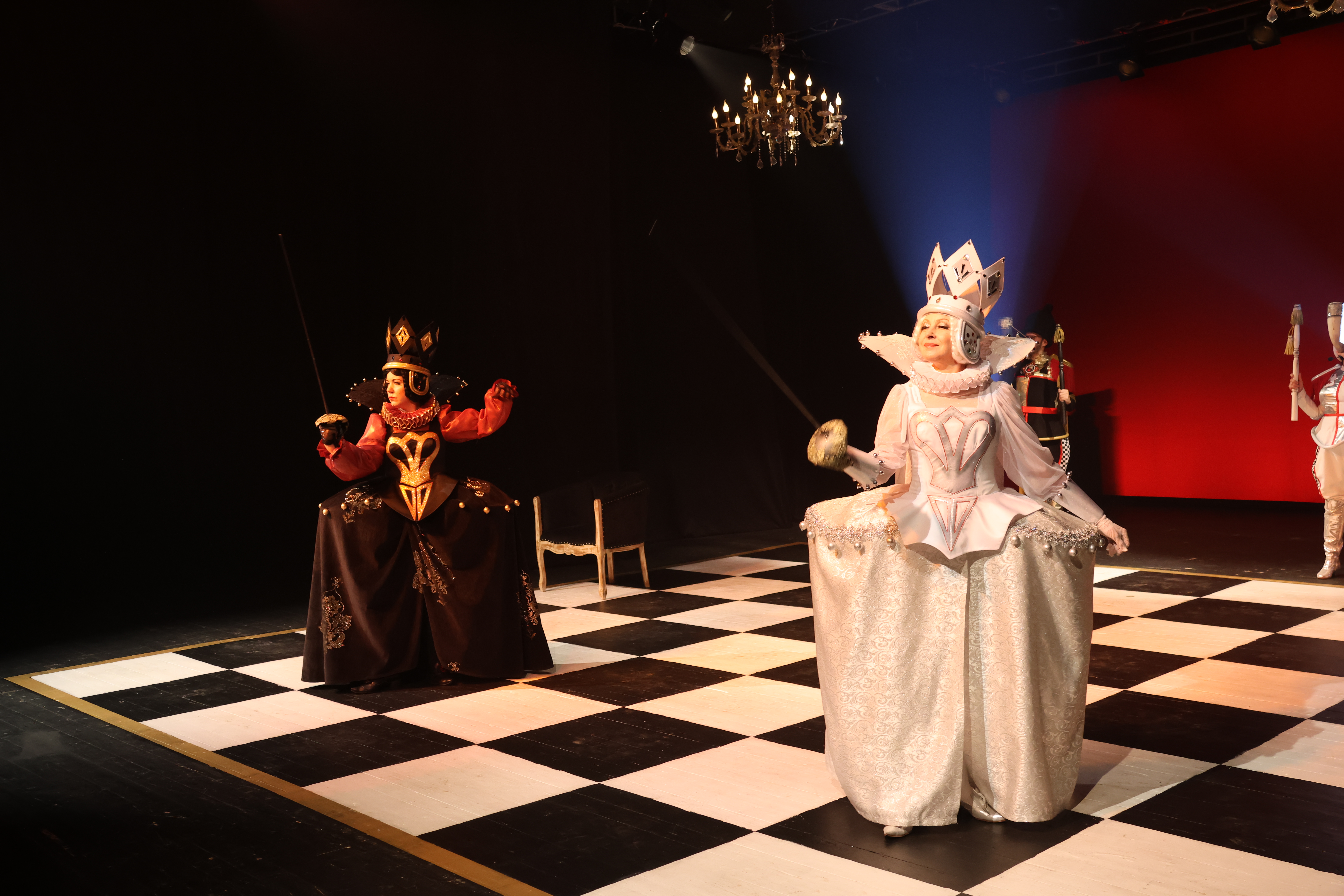 Семейная ёлка Молодёжного театра «Новый год в Шахматном королевстве» или «Тайна Белого Короля». 